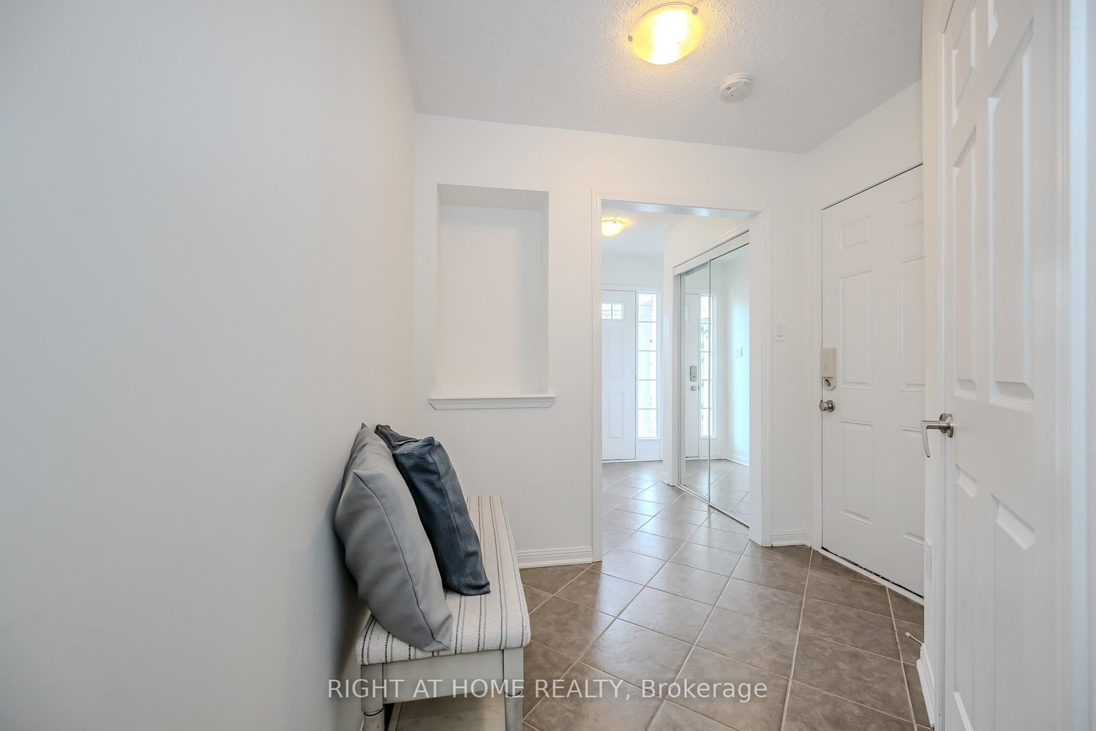 525 Cavanagh Lane • Milton, ON photo 23