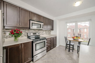 525 Cavanagh Lane • Milton, ON photo 5