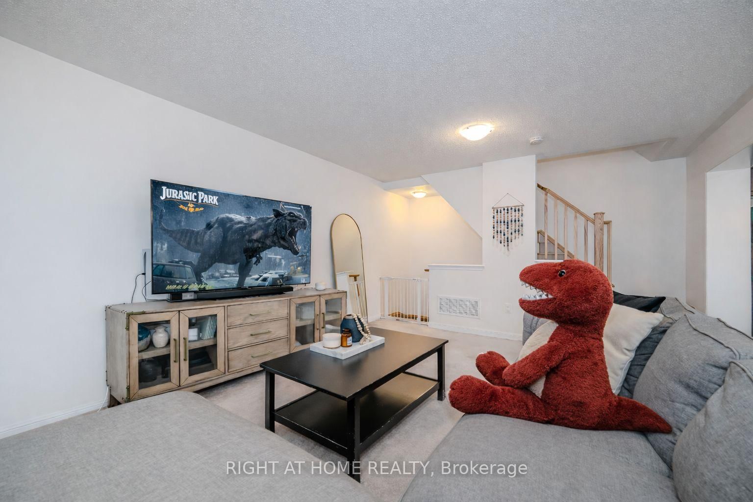 525 Cavanagh Lane • Milton, ON photo 9