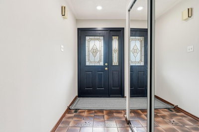 60 Bowshelm Court • Mississauga, ON photo 4