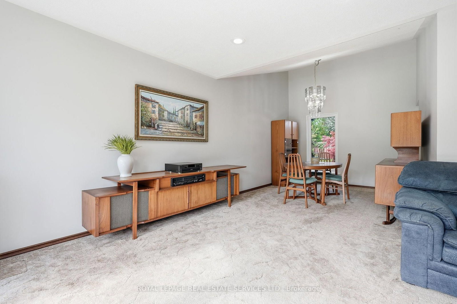 60 Bowshelm Court • Mississauga, ON photo 8