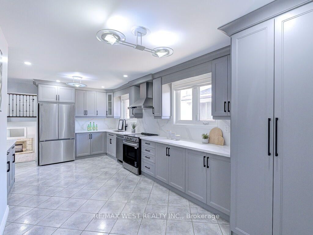 17 Cabana Drive • Toronto, ON photo 18