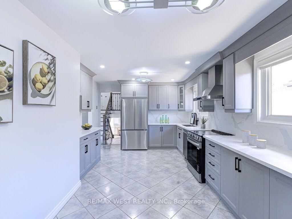 17 Cabana Drive • Toronto, ON photo 19