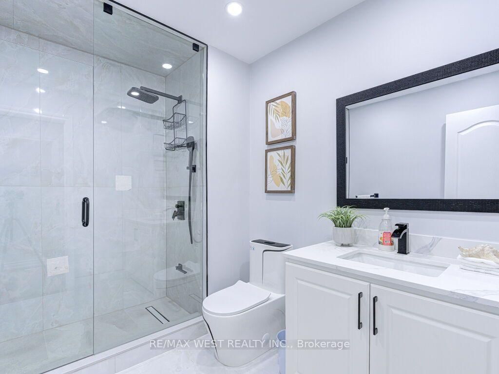 17 Cabana Drive • Toronto, ON photo 39