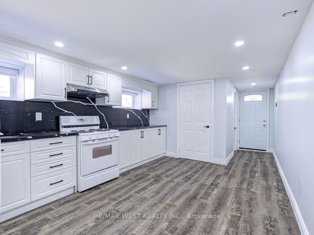 17 Cabana Drive • Toronto, ON photo 40
