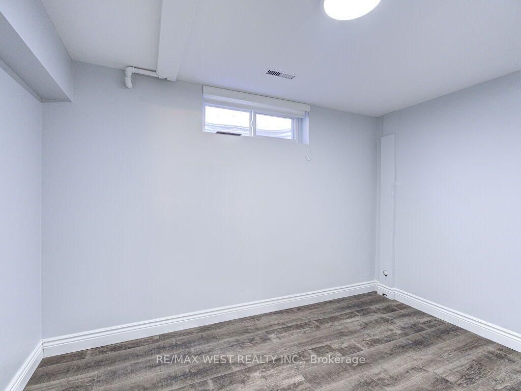 17 Cabana Drive • Toronto, ON photo 42
