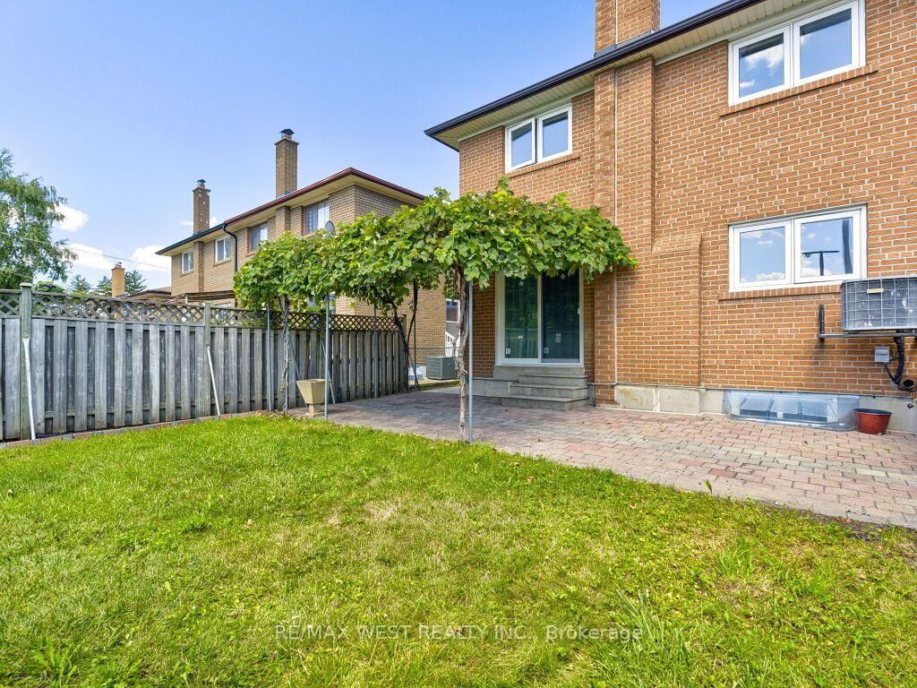 17 Cabana Drive • Toronto, ON photo 48