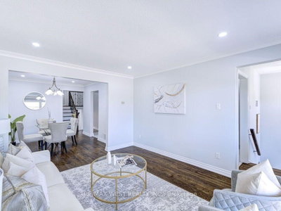 17 Cabana Drive • Toronto, ON photo 8