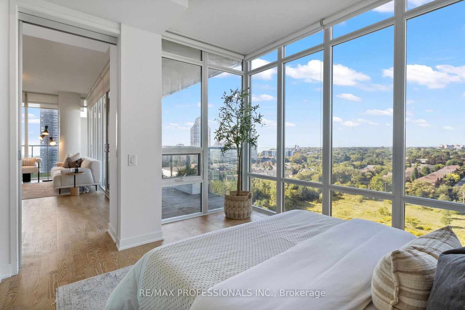 88 Park Lawn Road • #1605 • Toronto, ON photo 21