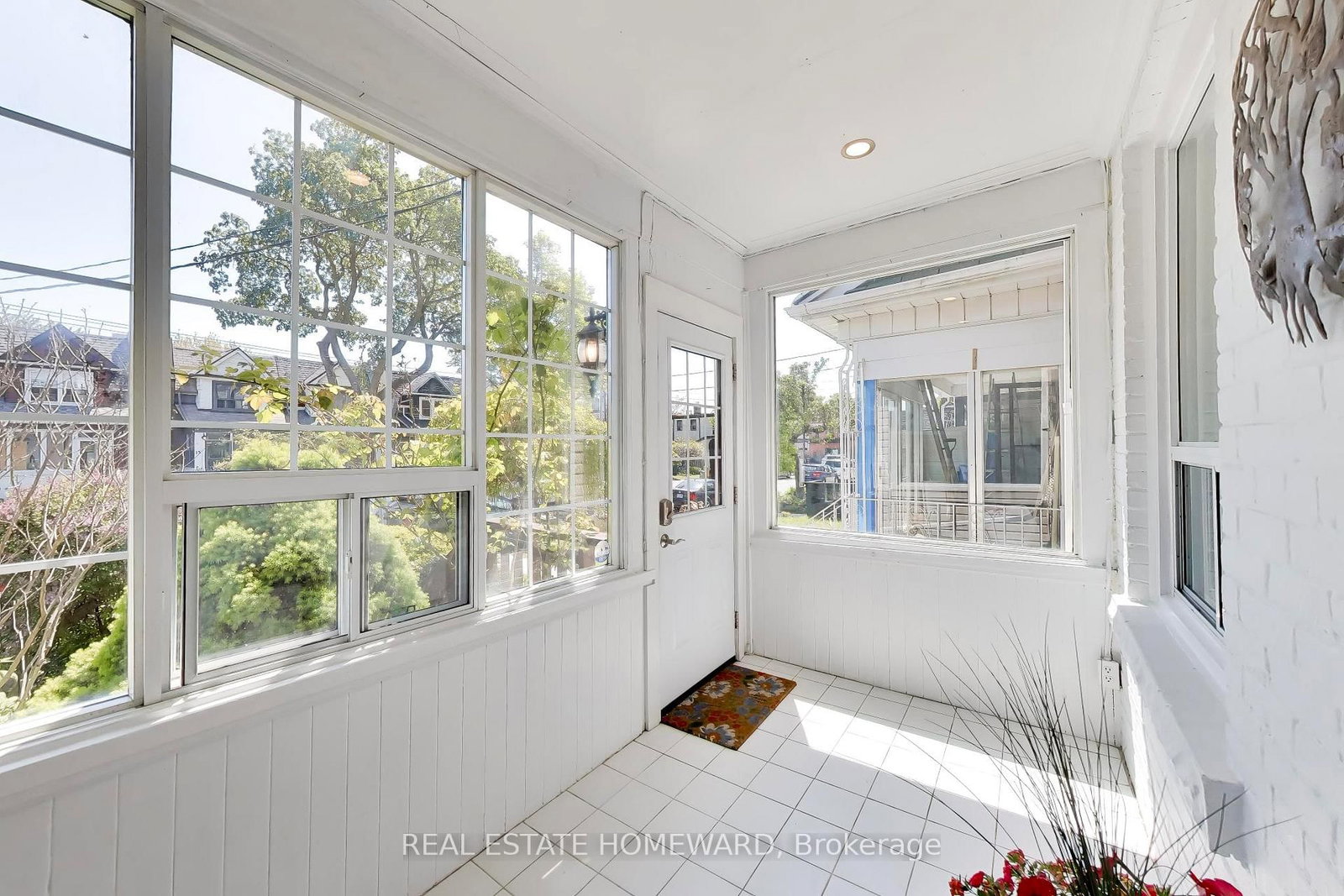 18 Britannia Avenue • Toronto, ON photo 3