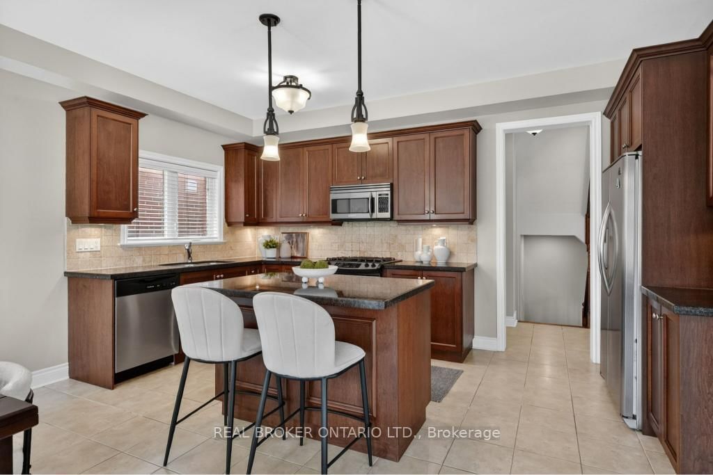 12 Lookout Court • Halton Hills, ON photo 12