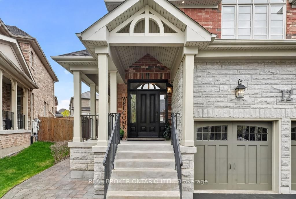 12 Lookout Court • Halton Hills, ON photo 2