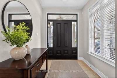 12 Lookout Court • Halton Hills, ON photo 3