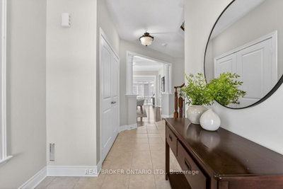 12 Lookout Court • Halton Hills, ON photo 4