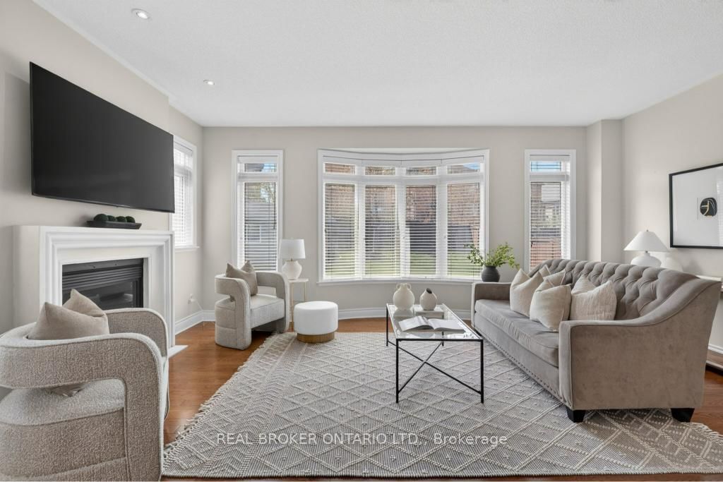 12 Lookout Court • Halton Hills, ON photo 9