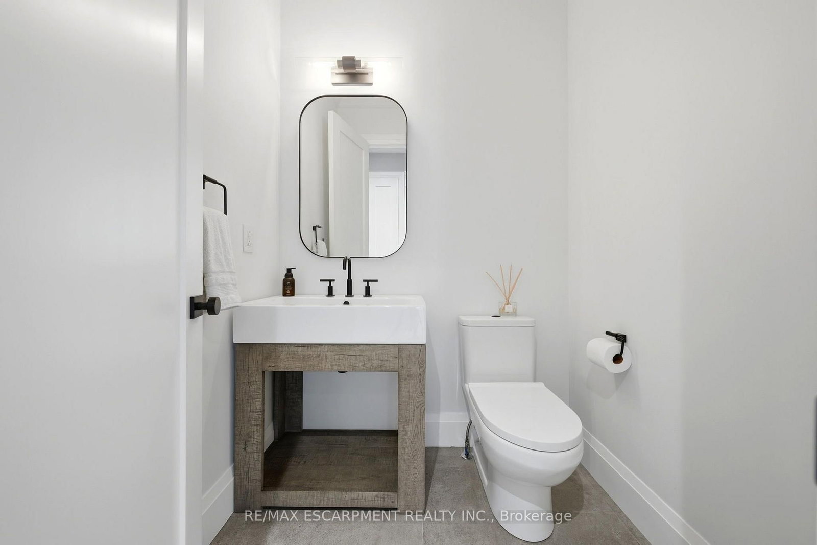 2234 Lyndhurst Drive • Oakville, ON photo 20