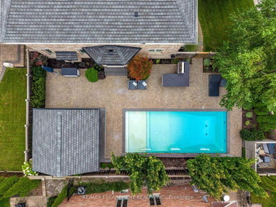 2234 Lyndhurst Drive • Oakville, ON photo 5