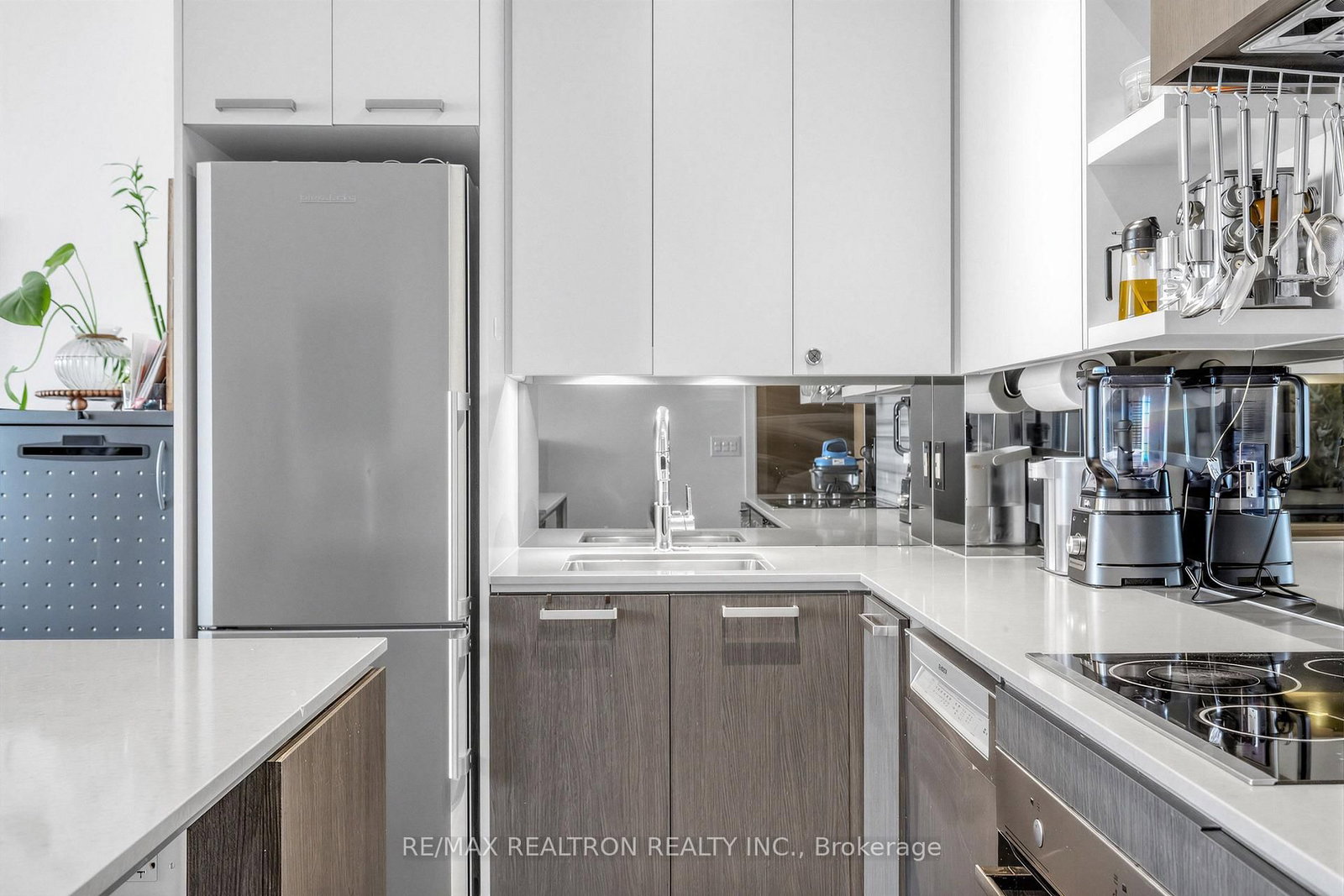 1830 Bloor Street W • #LPH8 • Toronto, ON photo 11