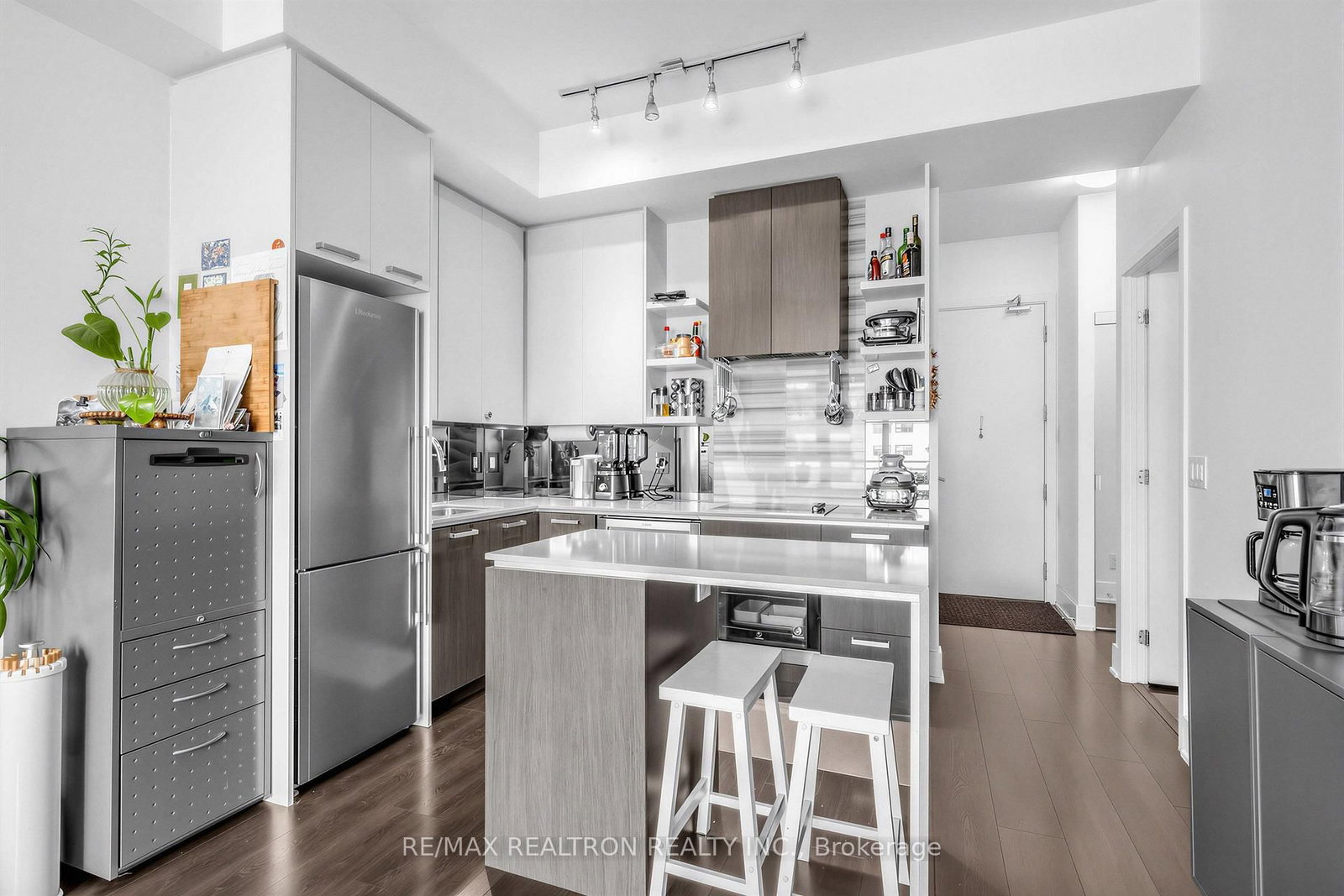 1830 Bloor Street W • #LPH8 • Toronto, ON photo 9