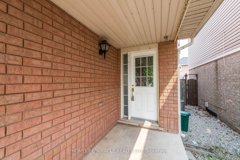 27 Sugarhill Drive N