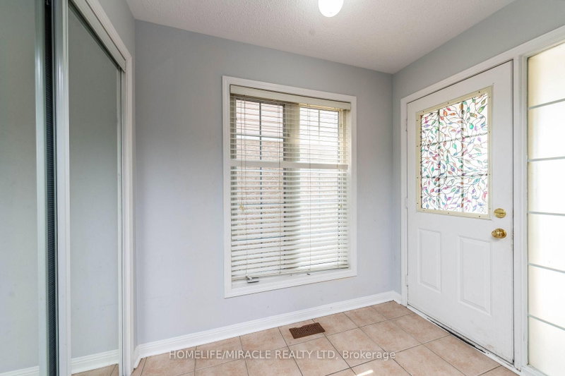 27 Sugarhill Drive N