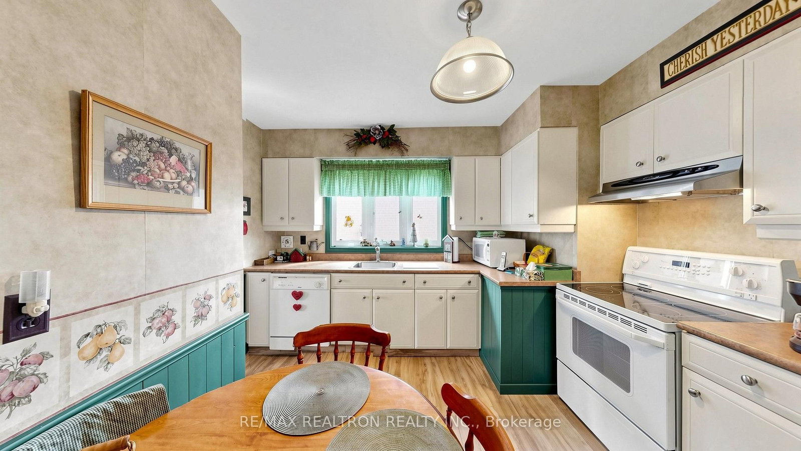 80 Frankton Crescent • Toronto, ON photo 11