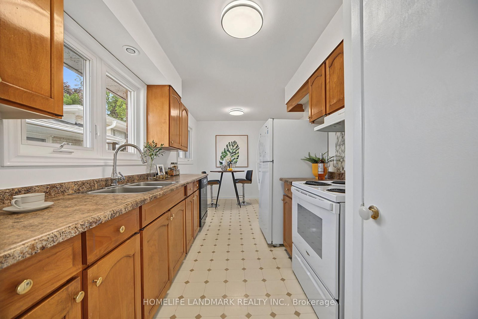 3314 Queen Frederica Drive • Mississauga, ON photo 8