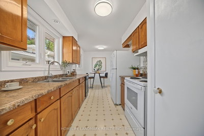 3314 Queen Frederica Drive • Mississauga, ON photo 8