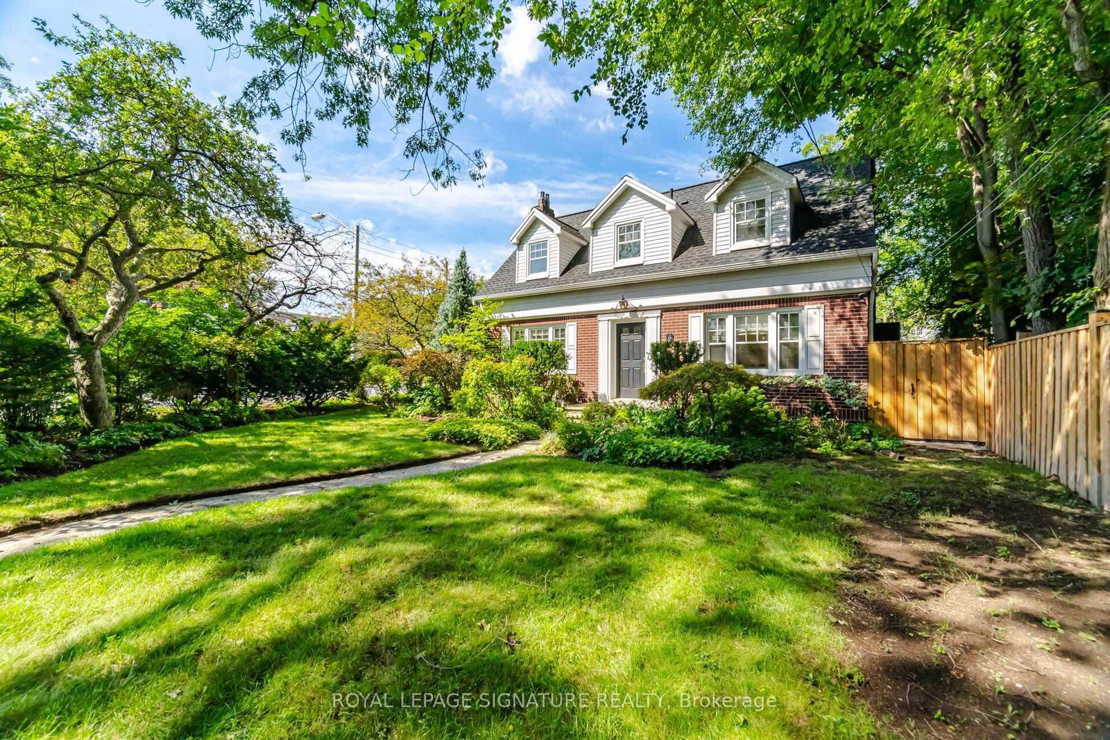 2 Wembley Avenue • Toronto, ON photo 2