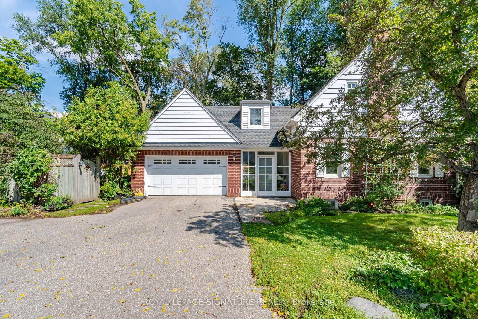 2 Wembley Avenue • Toronto, ON photo 3