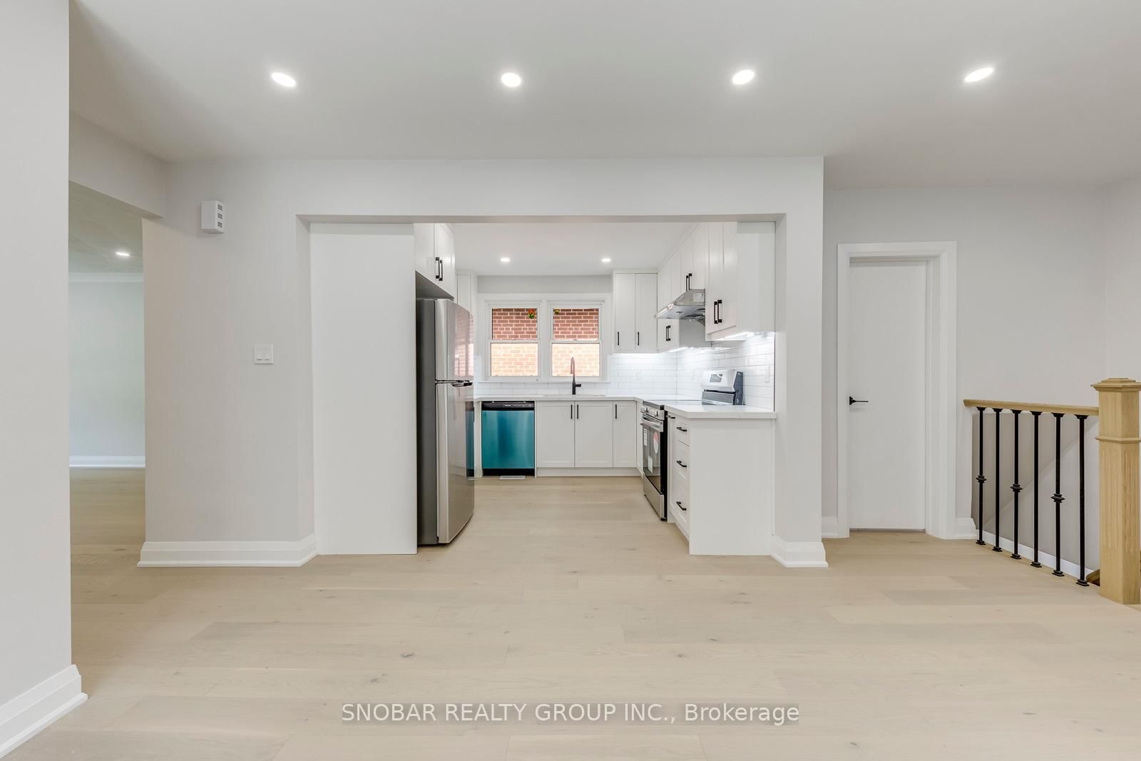 99 Sun Row Drive • Toronto, ON photo 12