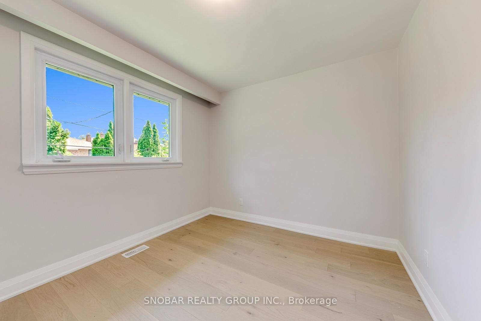99 Sun Row Drive • Toronto, ON photo 20