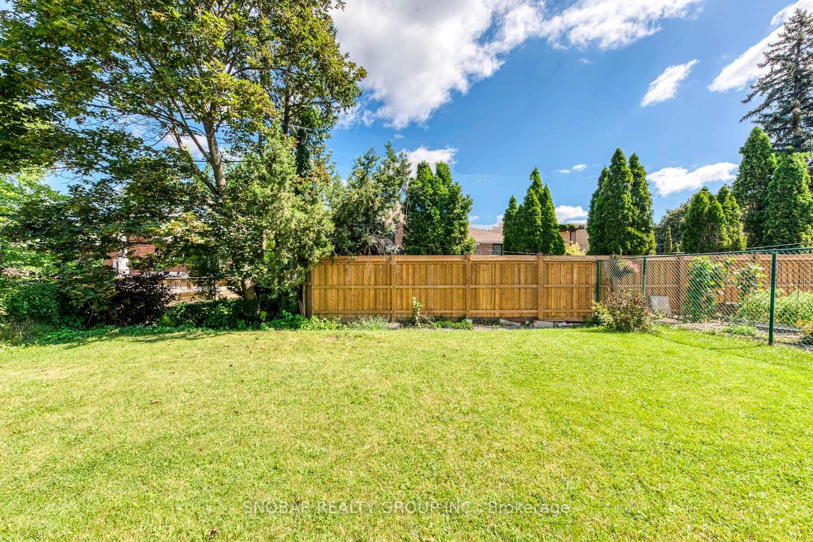 99 Sun Row Drive • Toronto, ON photo 34