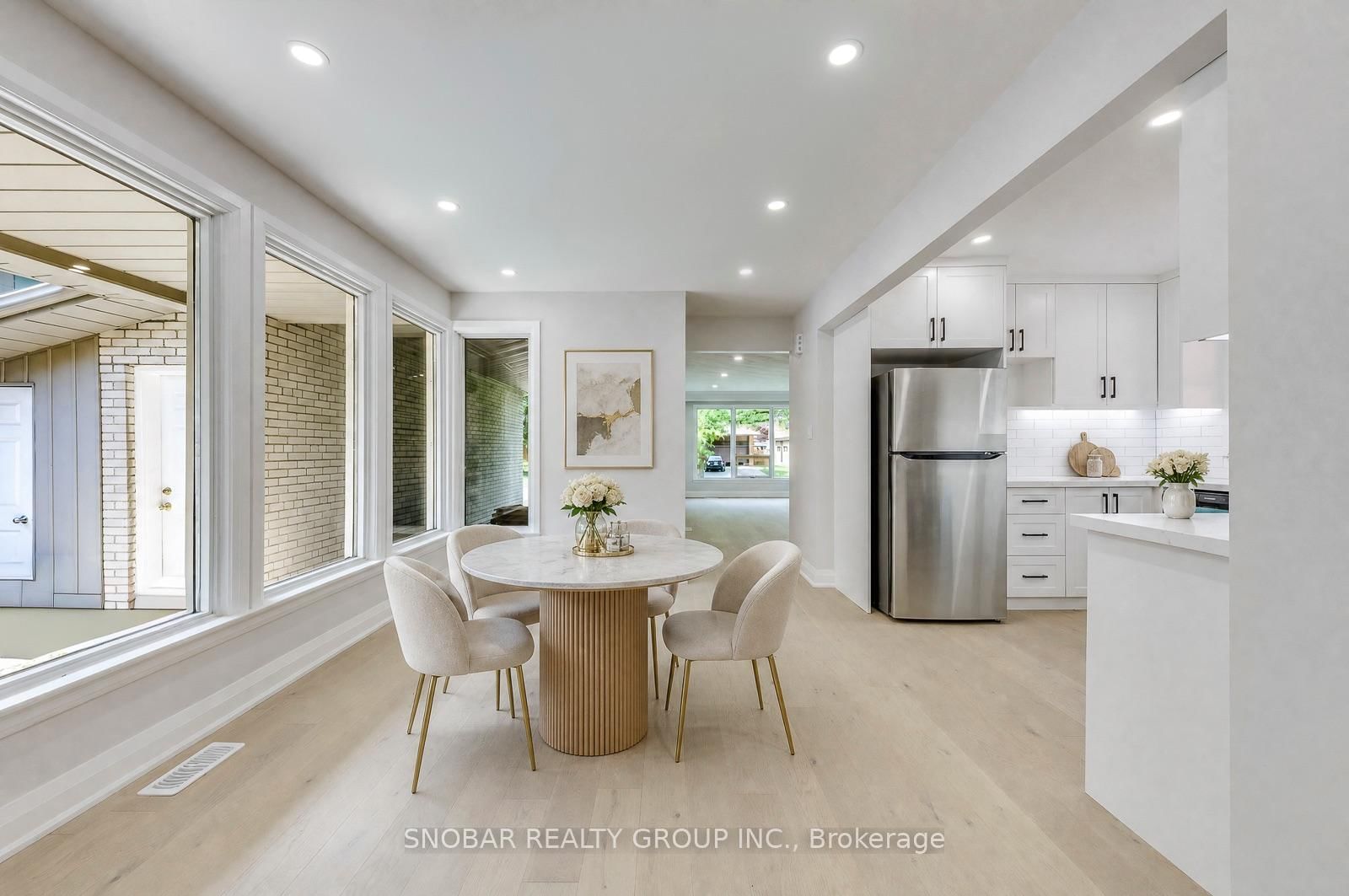 99 Sun Row Drive • Toronto, ON photo 4