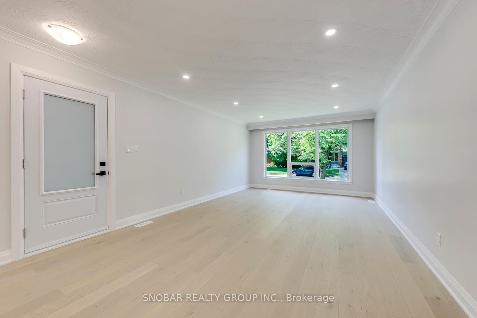 99 Sun Row Drive • Toronto, ON photo 8