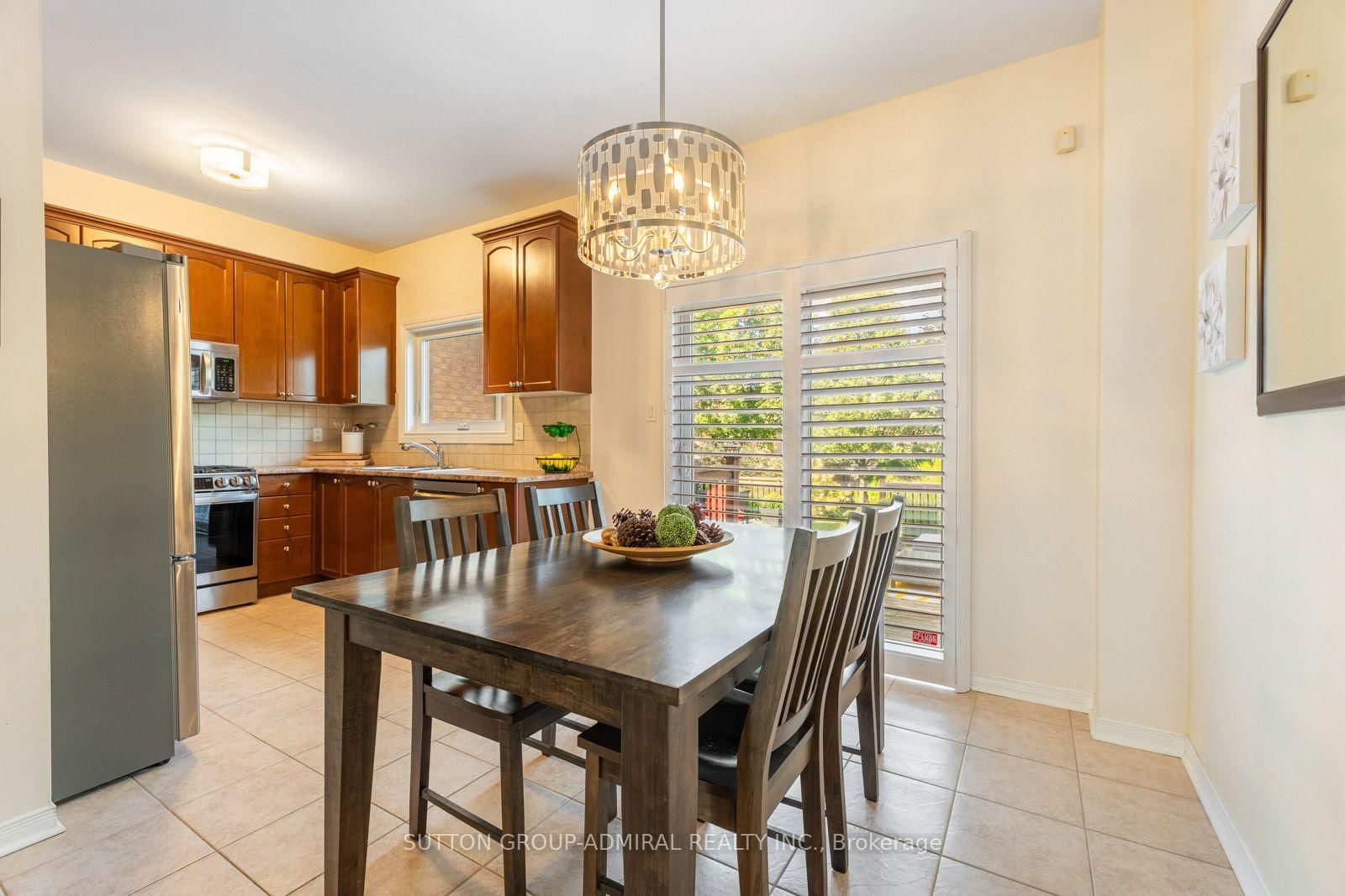 96 Niagara Trail • Halton Hills, ON photo 10