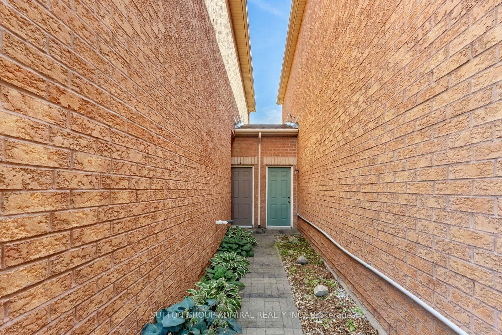 96 Niagara Trail • Halton Hills, ON photo 31