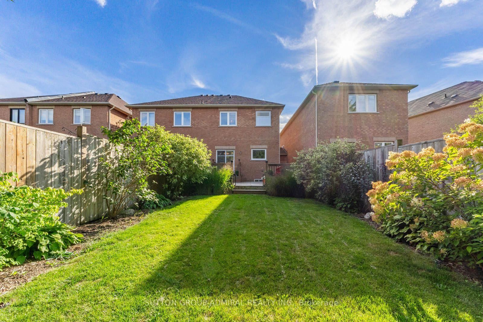 96 Niagara Trail • Halton Hills, ON photo 35