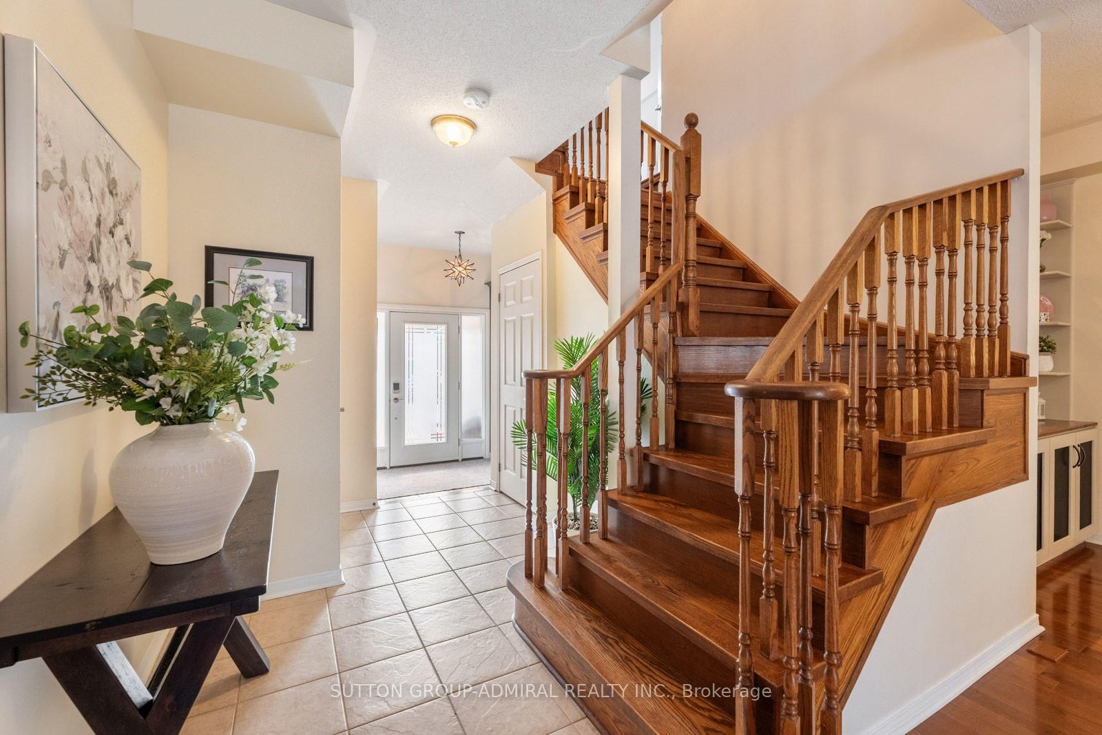96 Niagara Trail • Halton Hills, ON photo 6