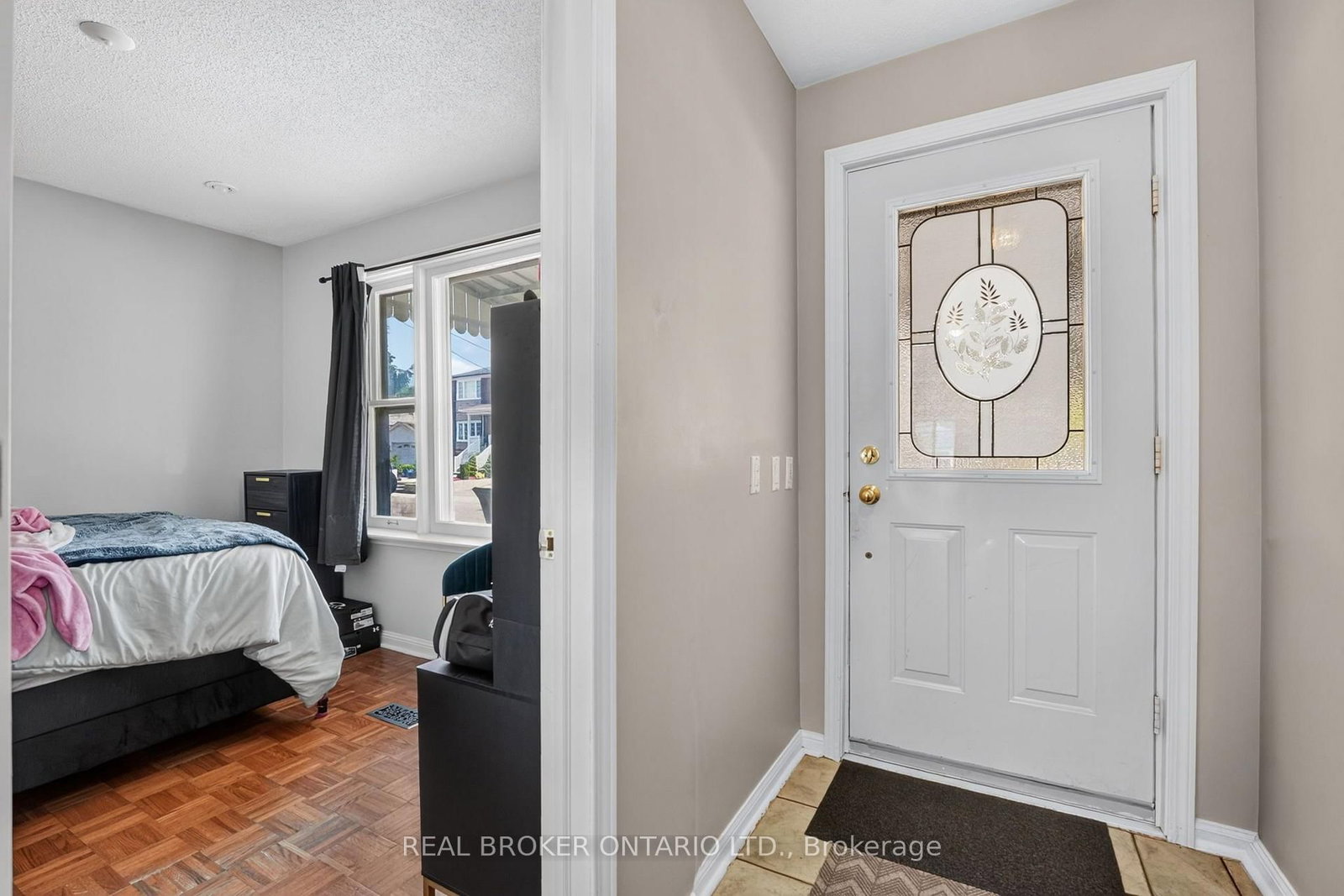 238 Chambers Avenue • Toronto, ON photo 11