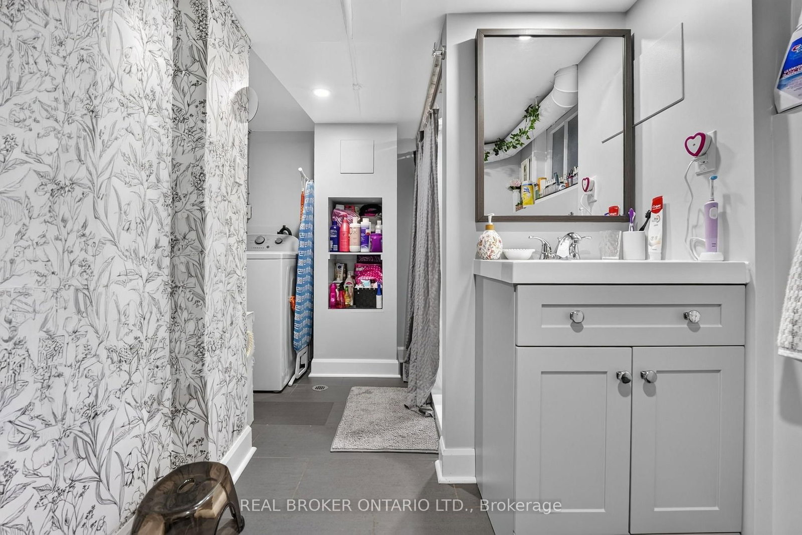 238 Chambers Avenue • Toronto, ON photo 36