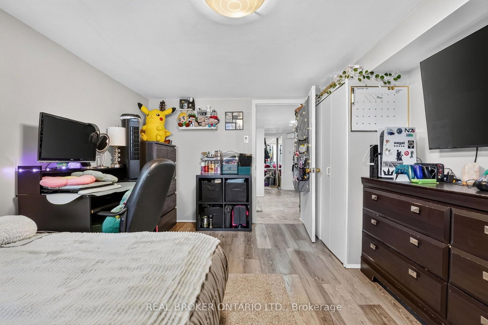 238 Chambers Avenue • Toronto, ON photo 44