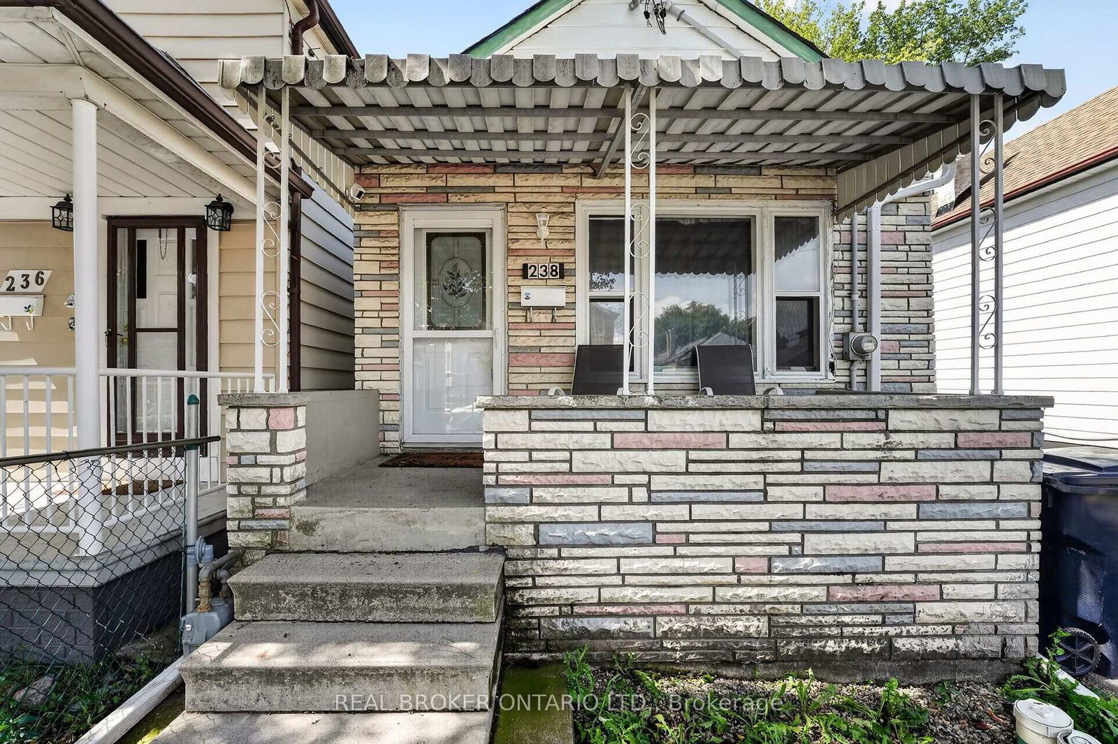 238 Chambers Avenue • Toronto, ON photo 8