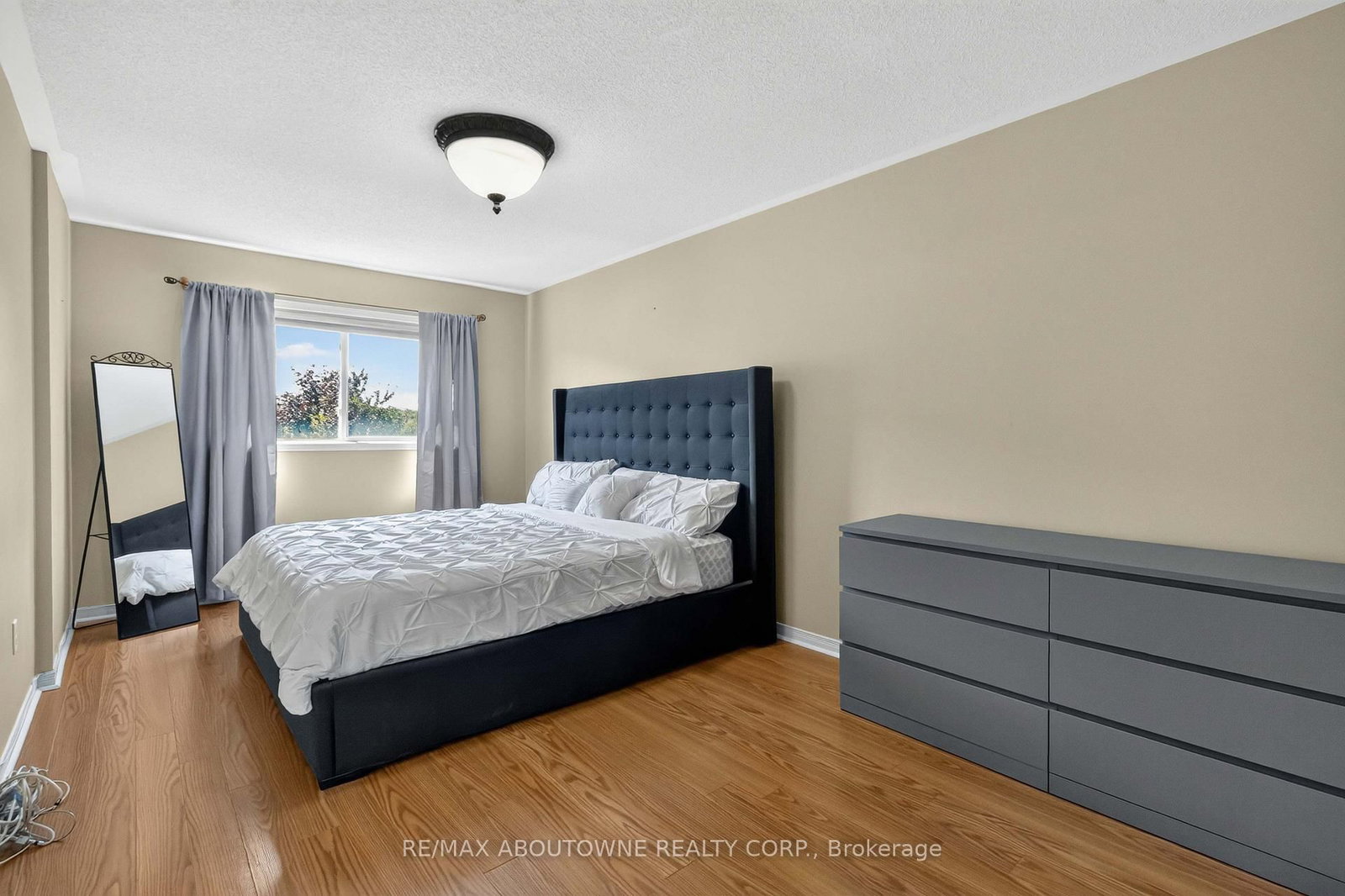 5233 Thornburn Drive • Burlington, ON photo 19