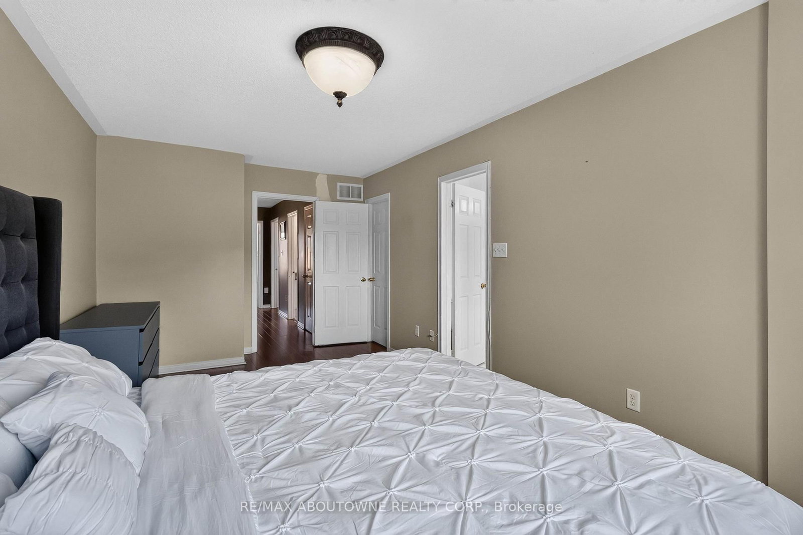 5233 Thornburn Drive • Burlington, ON photo 20