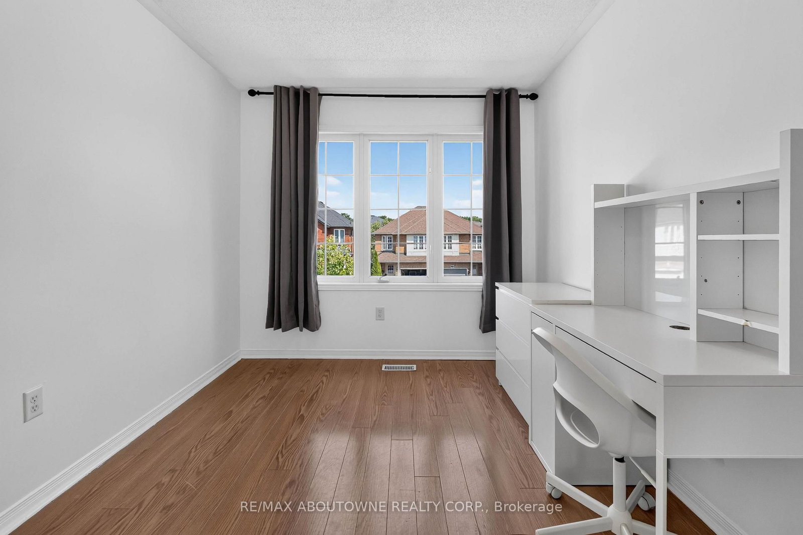 5233 Thornburn Drive • Burlington, ON photo 23