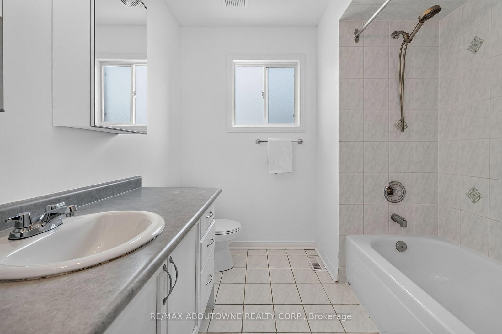 5233 Thornburn Drive • Burlington, ON photo 27