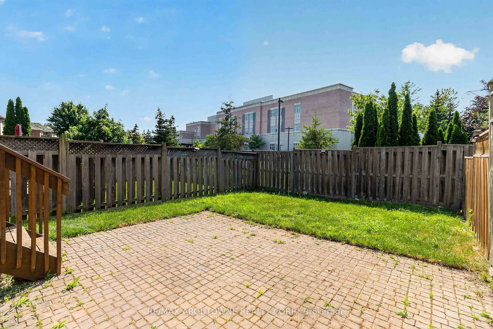 5233 Thornburn Drive • Burlington, ON photo 36