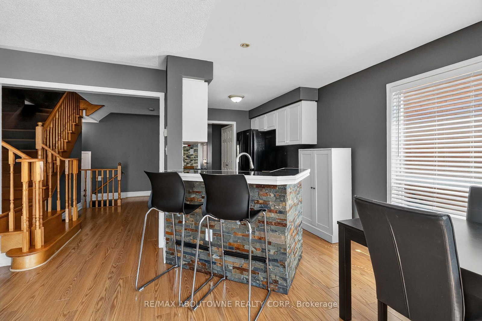 5233 Thornburn Drive • Burlington, ON photo 5