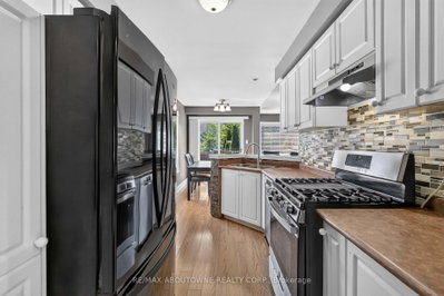 5233 Thornburn Drive • Burlington, ON photo 8